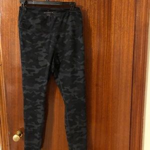 Danskin camouflage leggings. Only worn once. Excellent condition. No pellets.